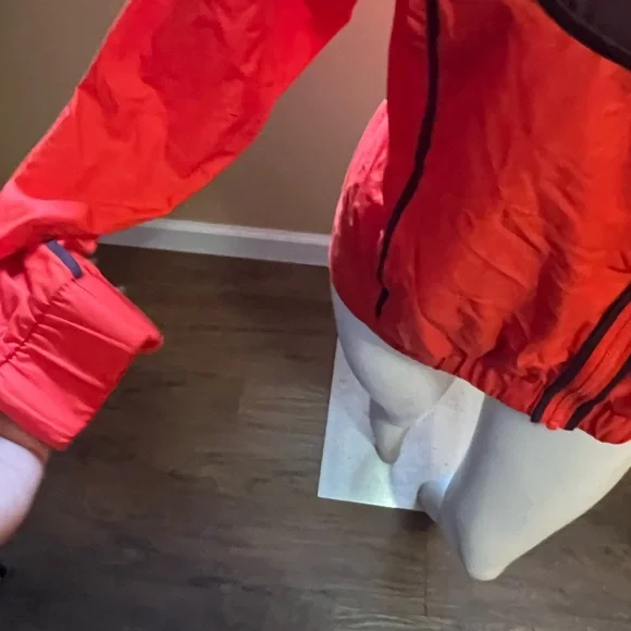 Nike Sportswear Windbreaker - Picture 8 of 11